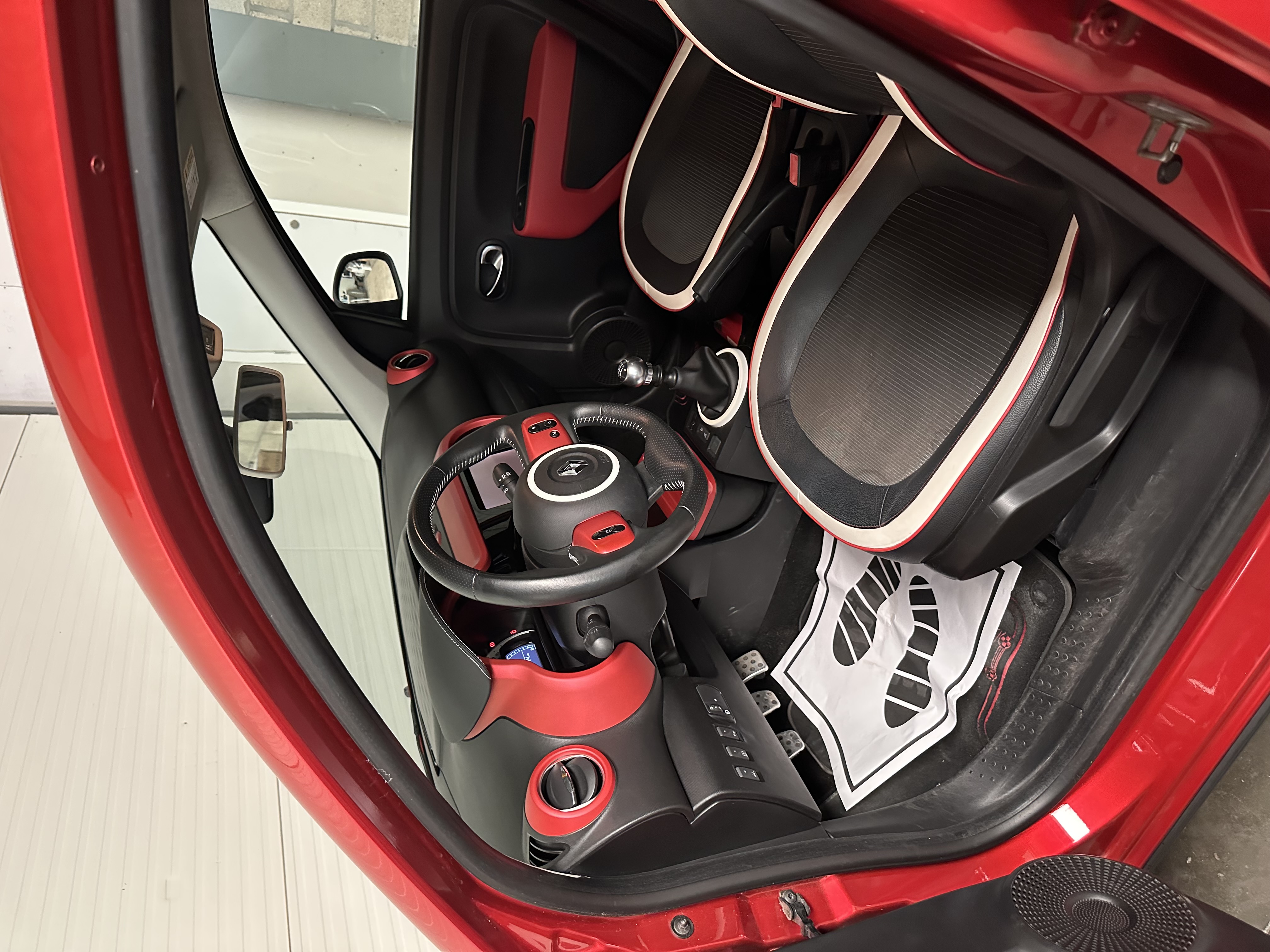 RENAULT TWINGO